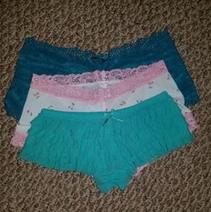 Set of 3 boyshort/cheeky panties